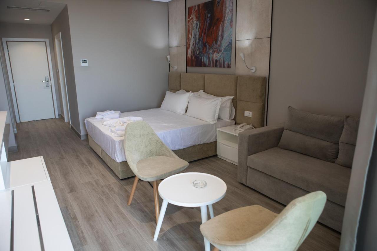Hotel Qeparo Extérieur photo