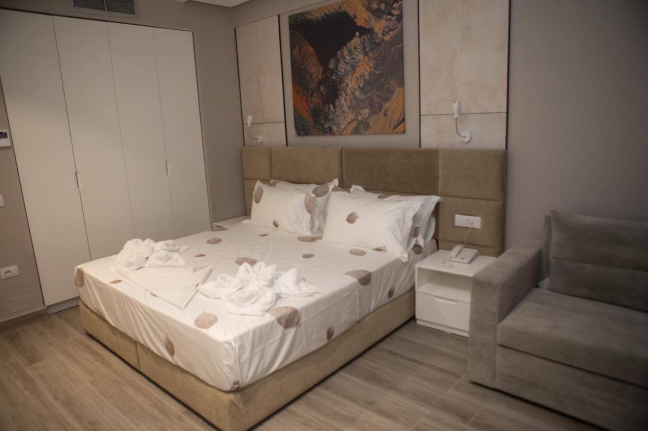 Hotel Qeparo Extérieur photo